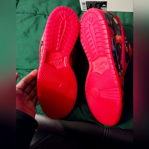 Nike SB Dunk Low Wizard of OZ Poppy Field - Picture 2 of 5